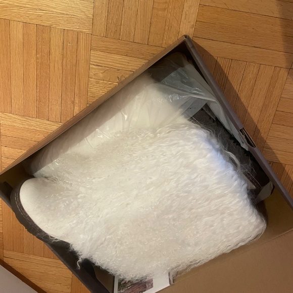 bearpaw boetis boots white - Picture 3 of 3